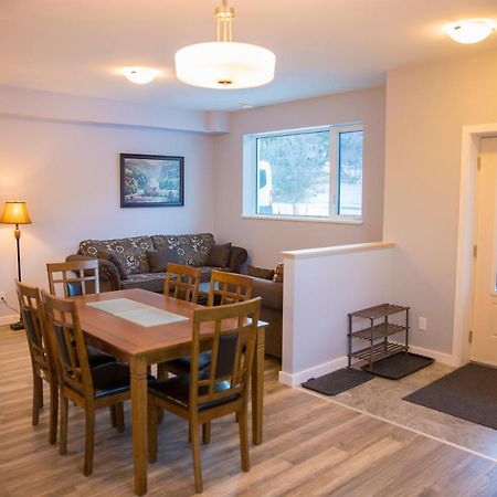 Downtown Whitehorse 4 Bedrooms Deluxe Condo Exterior foto