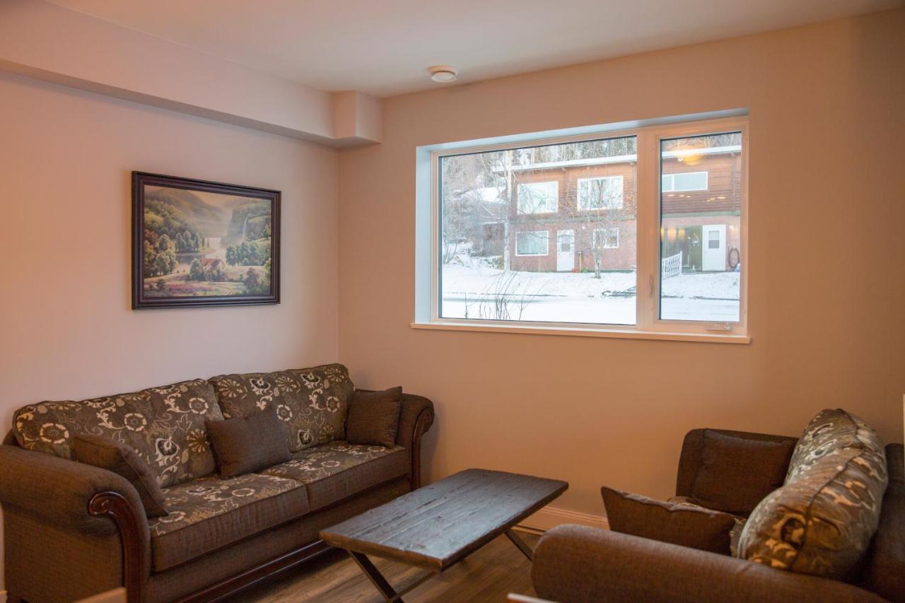 Downtown Whitehorse 4 Bedrooms Deluxe Condo Exterior foto
